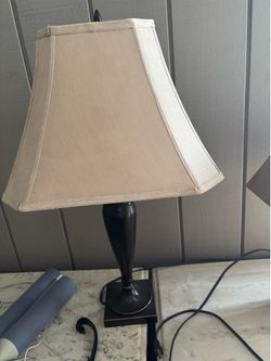 Table Lamp /Lampara de Mesa