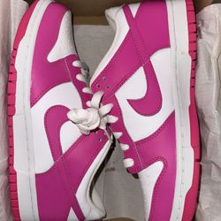 Nike Dunk Low (Grade School) Size 7