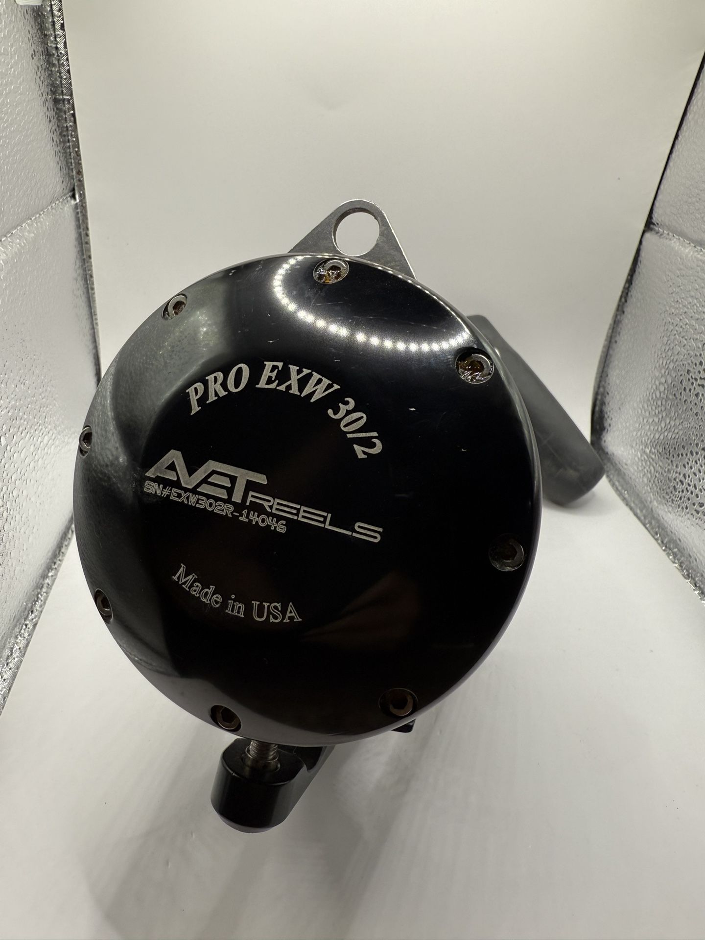 AVET Pro EXW 30/2 Reel- 2 Speed Wide BLUEFIN