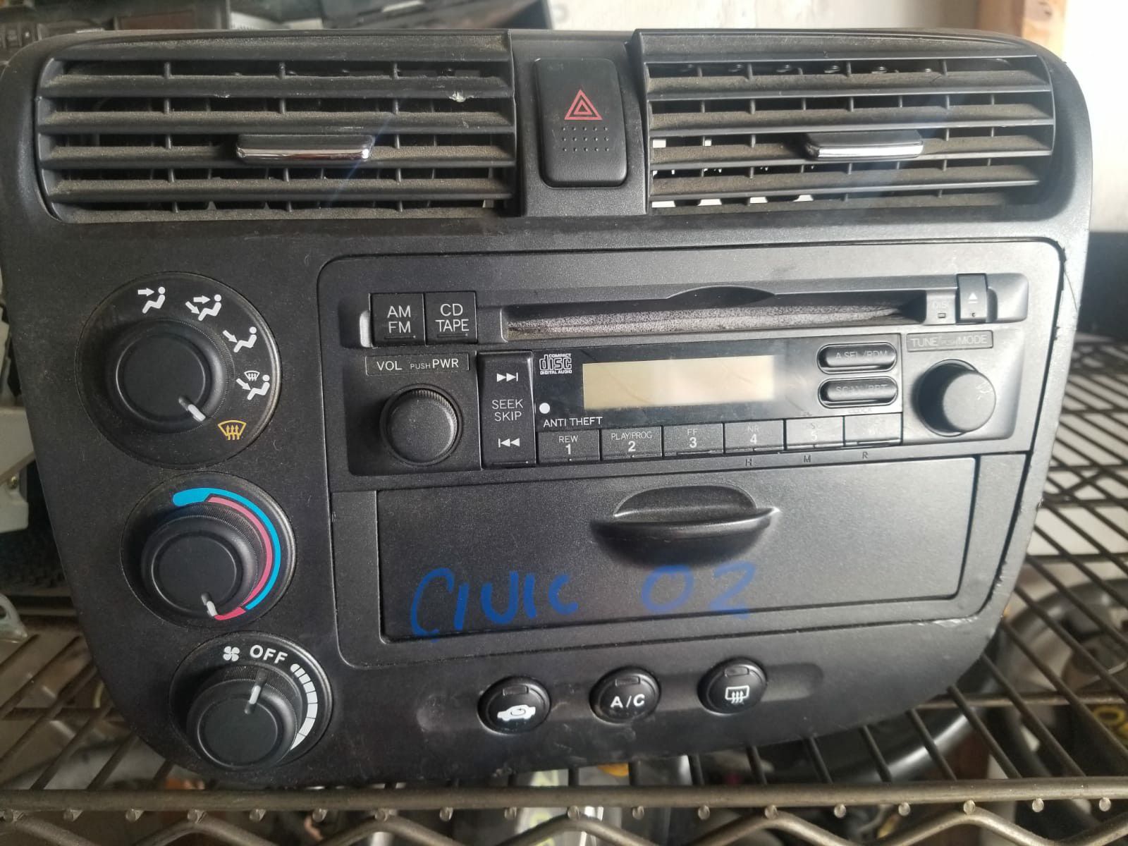 2002 HONDA CIVIC RADIO CD CLIMATE CONTROL ASSEMBLY OEM