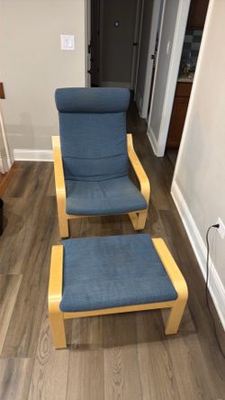 Lounge chair with foot rest