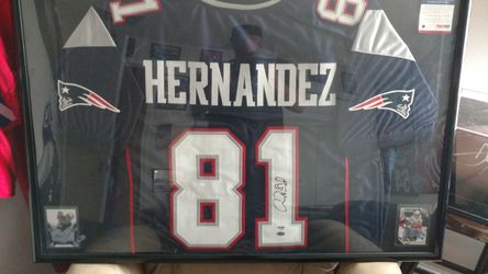 Autographed Aaron Hernandez jersey