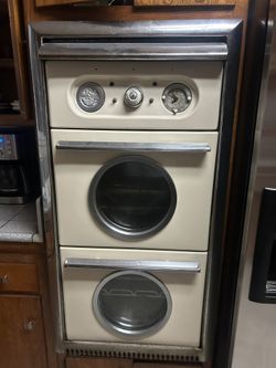 Vintage Gas Oven And Broiler Combo 1960’s