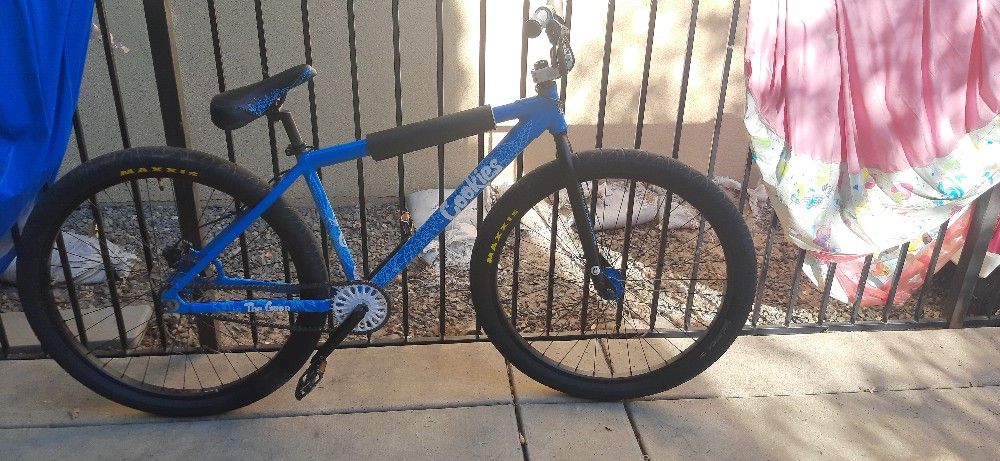 Throne Goon 26” – Cookies Edition – $700