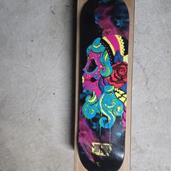 Lady Skull Superior Skateboard 