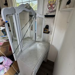 Make Up Vanity