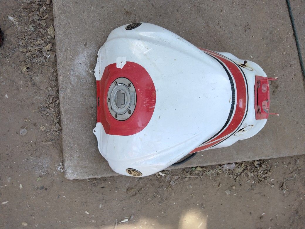 Not sure Inline R6 gas tank R6 Yamaha