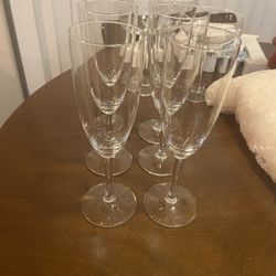 Set Of 6 Champagne Flutes & 2 Coupes