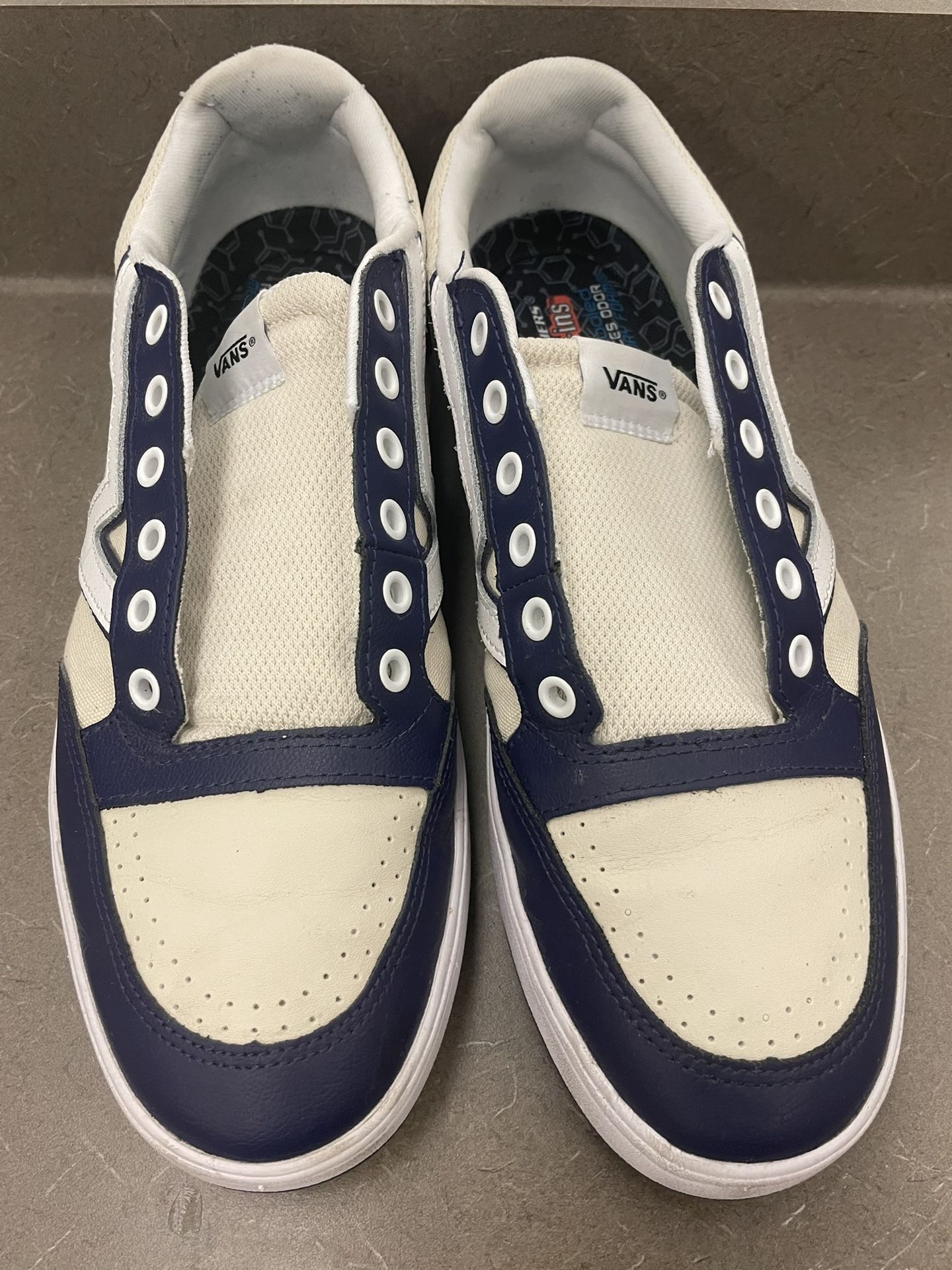 Shoes ( VANS )