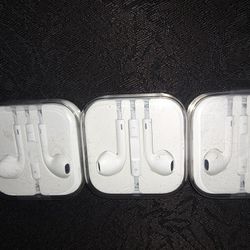 Apple Wired Headphones Set Of 3 Brand New 