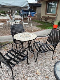 3 chairs & table
