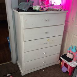 White Wood dresser