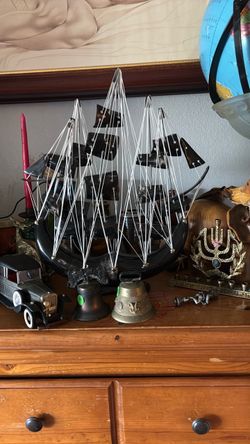 El Varco y las campana. Antique. $50