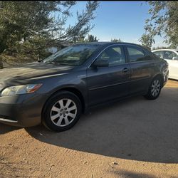 Toyota Camry LE  Hybrid