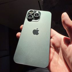 Apple iPhone 15 Pro Max (256GB Used)