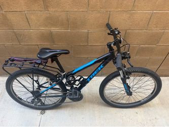 Trek 820 mountain bike