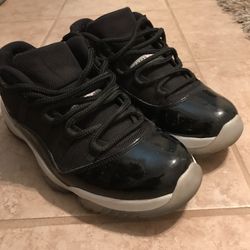 Jordan’s 11 And 13 Size 8