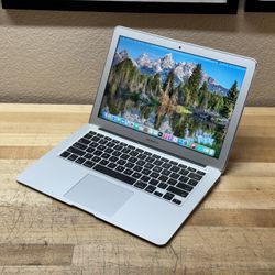 2017 13” MacBook Air - 1.8 GHz i5 - 8GB - 128GB SSD