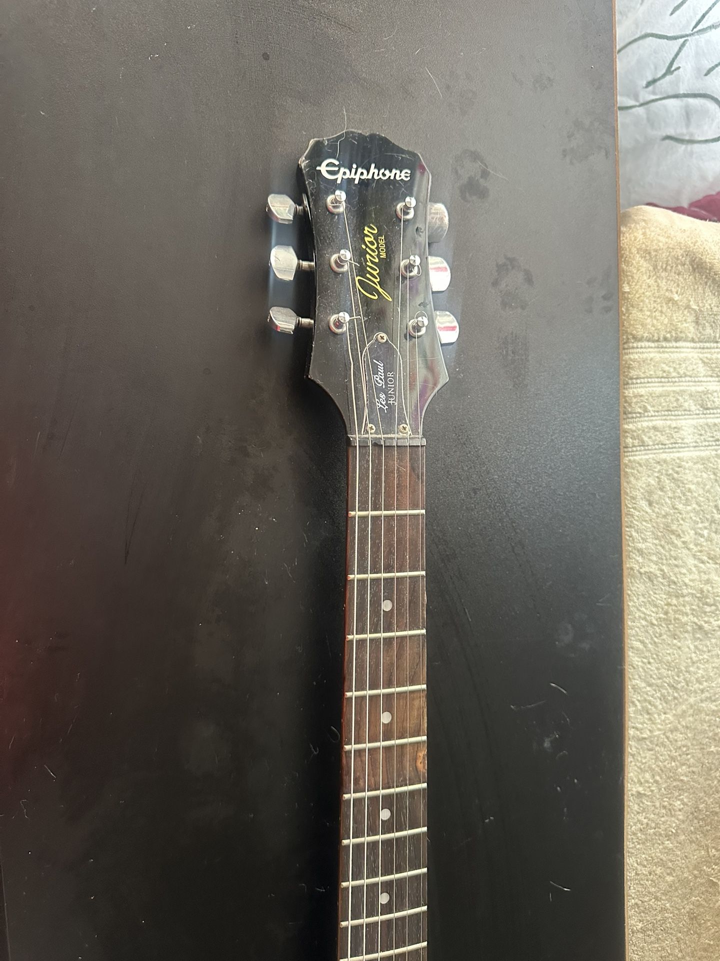 Ephiphone Guitar Junior Model