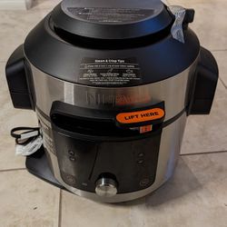 Ninja Foodi 8 Qt. Pressure Cooker Steam Fryer with SmartLid