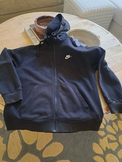 Nike hoodie Size L