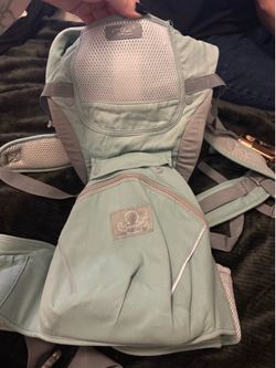 Infant body carrier