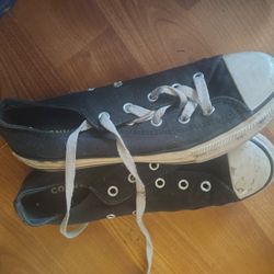 Converse Size 4