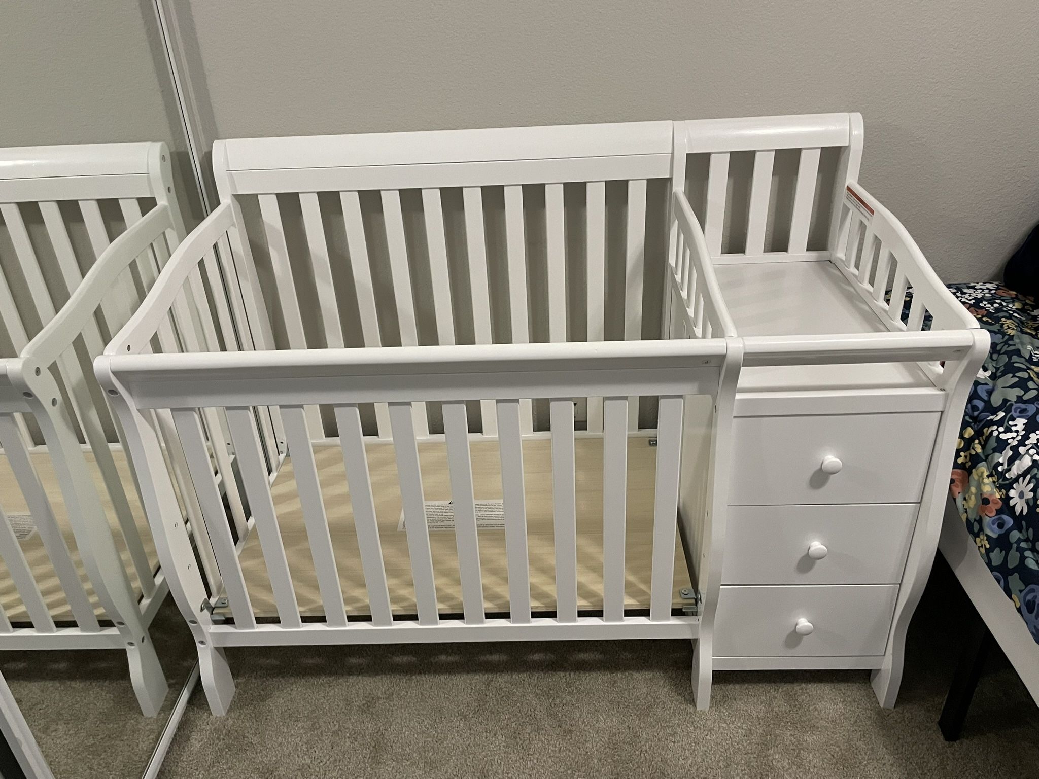 Dream On Me Jayden 4-in-1 Crib