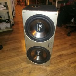 2 12" Subwoofers 