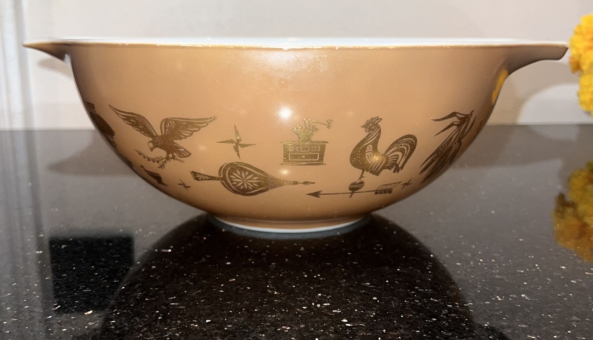 VTG:1962 PYREX “ Early American” Cinderella Mixing Bowl 4QT Brown/Gold