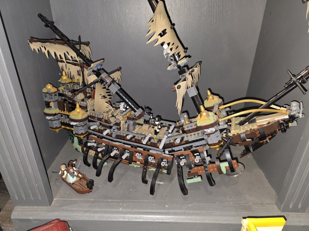 Pirates Of The Caribbean Lego Set