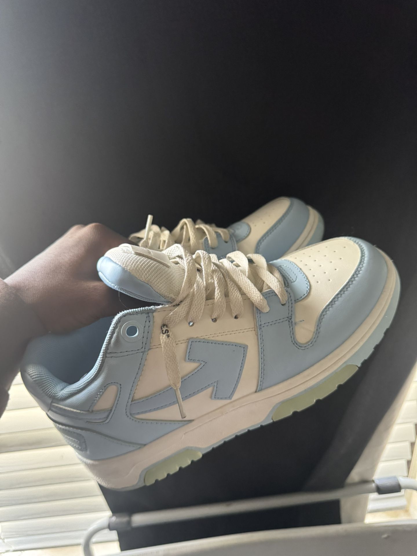 OFF WHITE out Of Office