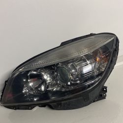 Mercedes Benz C Class Headlight 2008 2009 2010 2011 Driver Left Side Headlamp Assembly  Replacement (Used) 