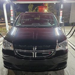 Dodge caravan black