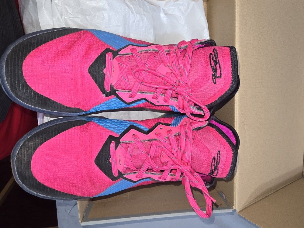Nike LeBron XVIII Basketball Shoes