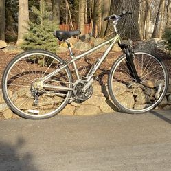 29” Trek 7100 21 Speed Hybrid Mountain Bike Bicycle Like New Condition