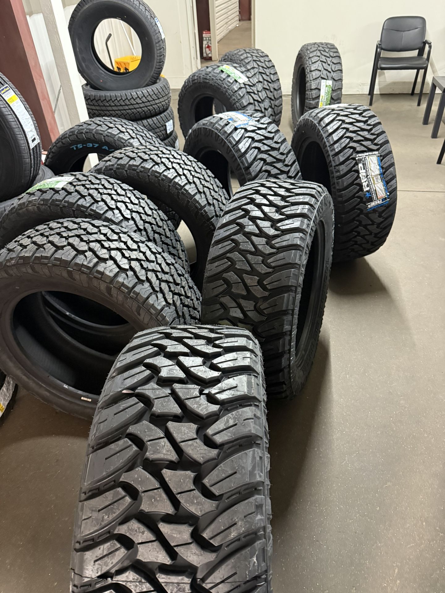 BRAND NEW TIRES 275/55r20 ALL TERRAIN FOR SALE SET OF 4 TIRES $579 WITH INSTALLATION AND BALANCING