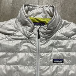 Patagonia Outdoors Hiking Nano Puffer Lightweight Jacket Adult L