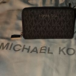 Michael Kors 🌹👝🎁 Small wallet Like New