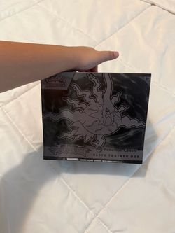 Pokemon Center Pitch Black ETB