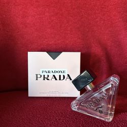 Prada Paradoxe Perfume
