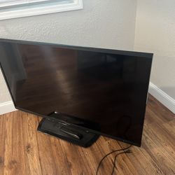 Sharp 70 inch Class HDTV (1080p) Smart LED-LCD TV (lc-70le650u)