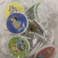PAW PATROL LOT OF 20 RANDOM PLASTIC RINGS ( PARTY FAVOR )