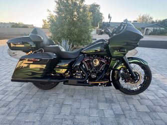 2022 Harley CVO Road Glide 70k plus invested full protective coating must see to appreciate, unique