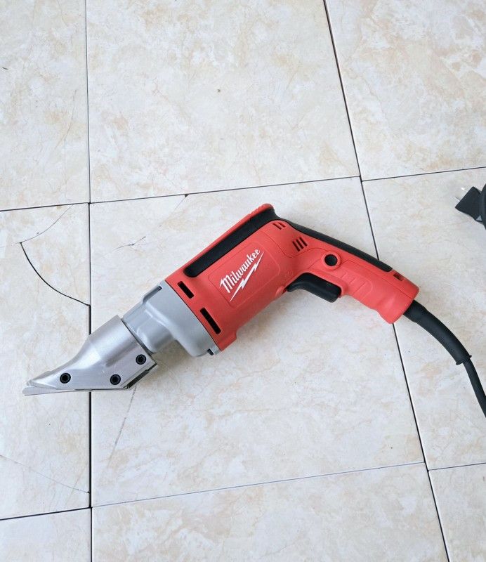 Milwaukee corded 18 guage Metal Shear