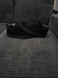 Black DC Shoes Size 6