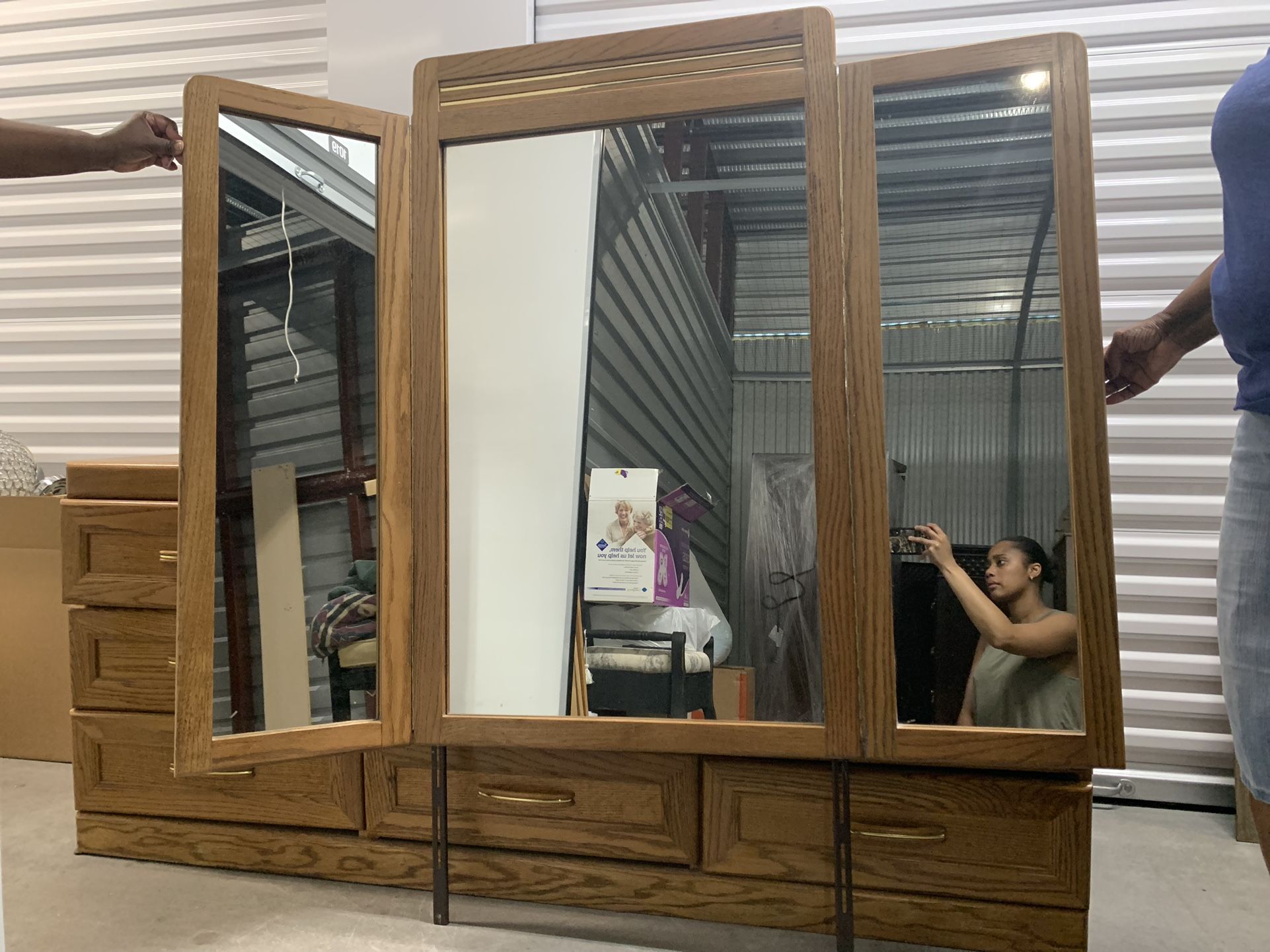 Oakwood dresser with mirror