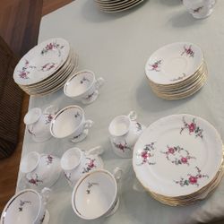 Royal Kent Collection  Poland Rose Pattern Fine China  43-piece (Set Of 8) 