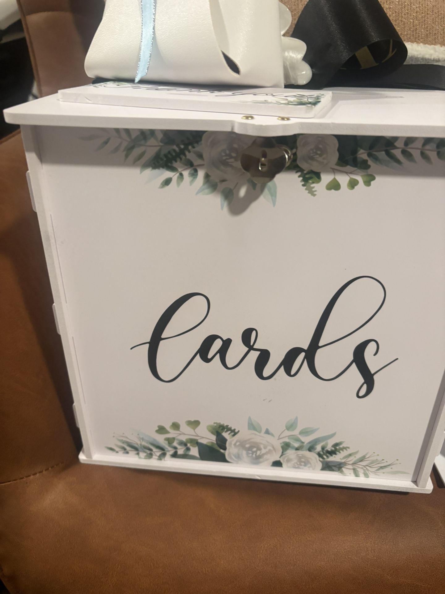 Wedding/bridal Apparel