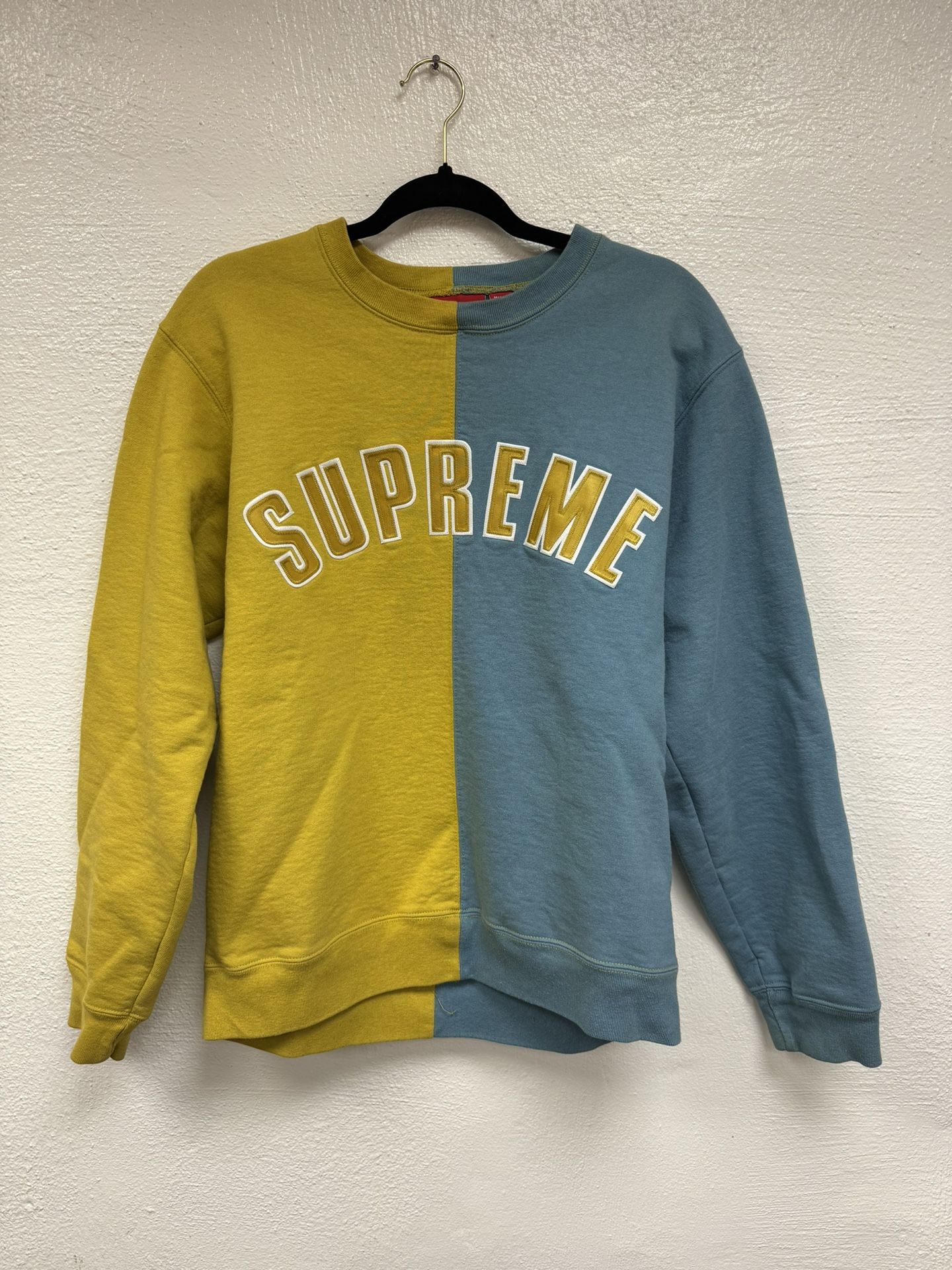 Supreme Split Logo crewneck Mustar